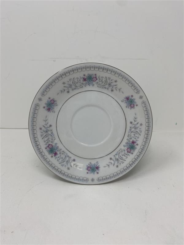 Classic Floral Porcelain Bread Plates - Set of 8 - 6" Diameter