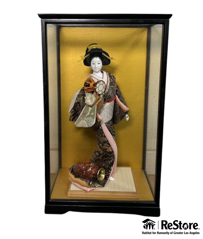 Japanese geisha dolls in glass cases shop