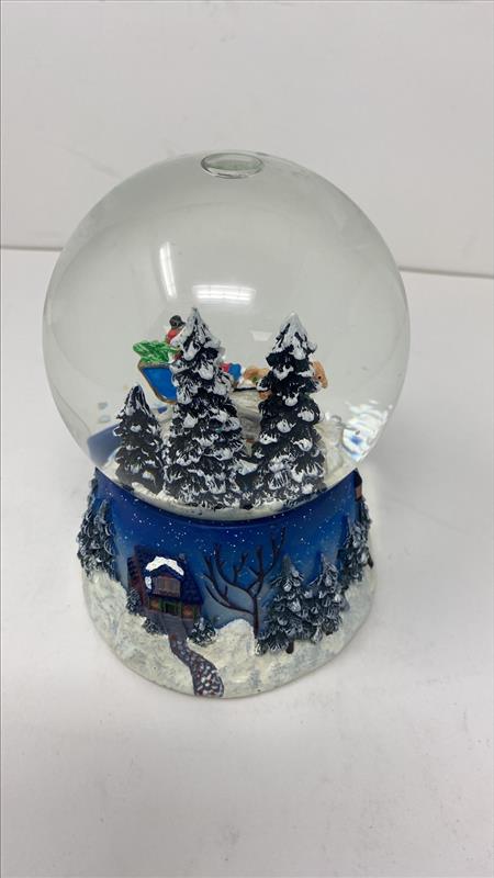 Northlight Snow Globe