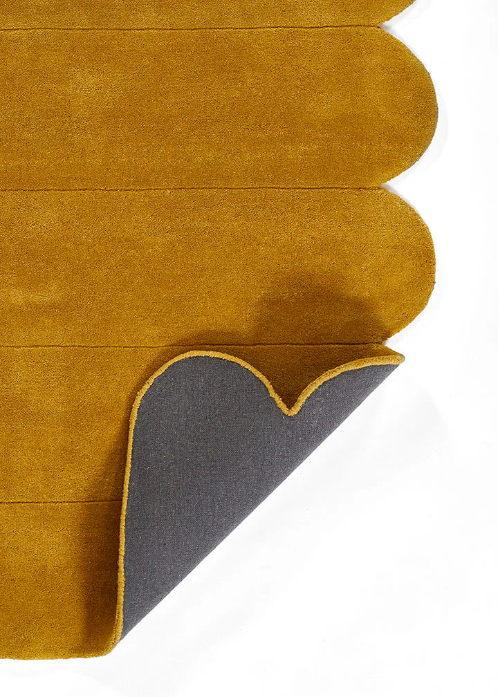 Momeni Rug Claud Collection Tumeric 5’ X 8’