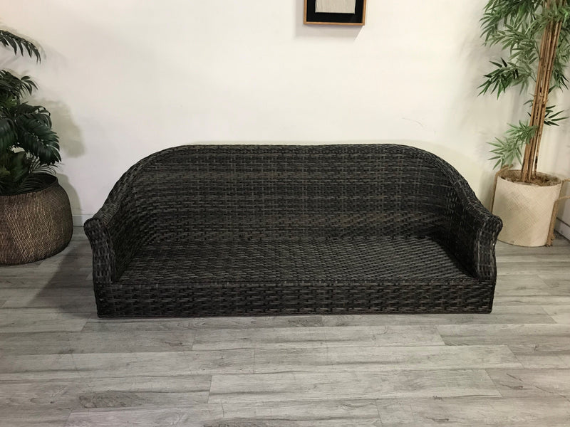 Grand Leisure Traditional Style Sofa