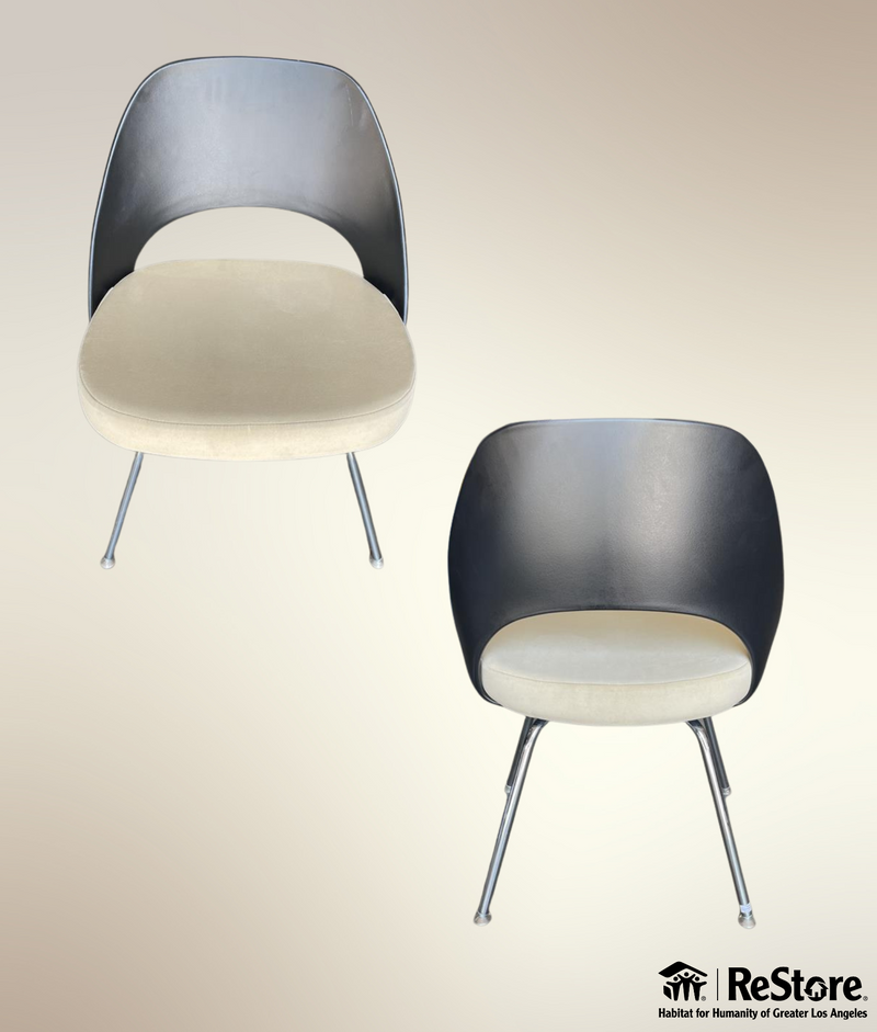 Knoll Saarinen Executive Chair with Plastic Back by Eero Saarinen